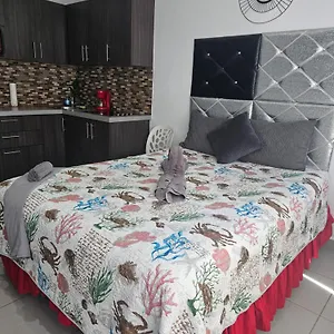 Sea Breeze Vacation Ll En Mar Apartment San Juan